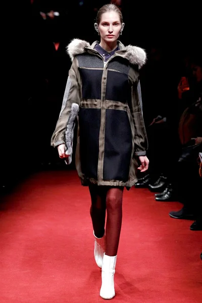Look 19